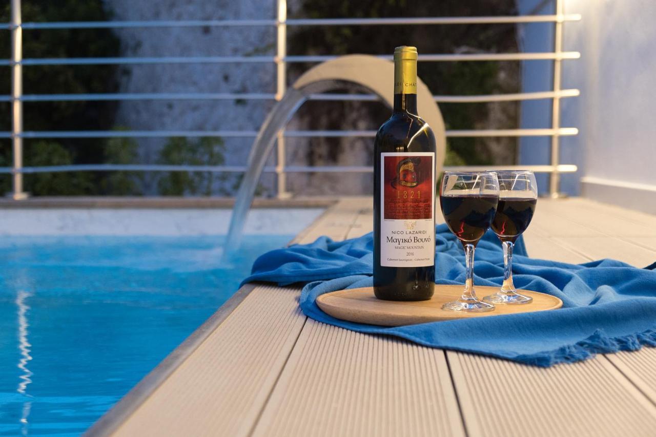 Porto Vecchio Luxury Suites Spétses Dış mekan fotoğraf