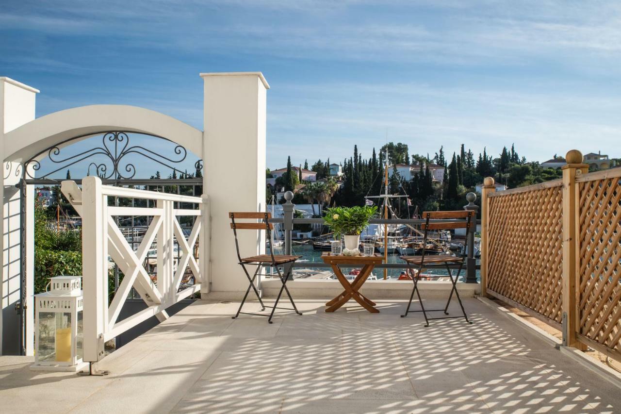Porto Vecchio Luxury Suites Spétses Dış mekan fotoğraf