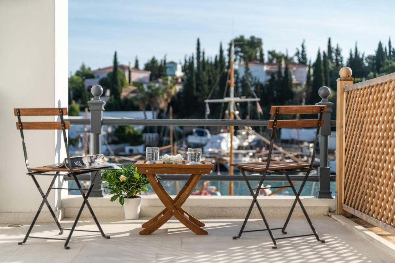 Porto Vecchio Luxury Suites Spétses Dış mekan fotoğraf