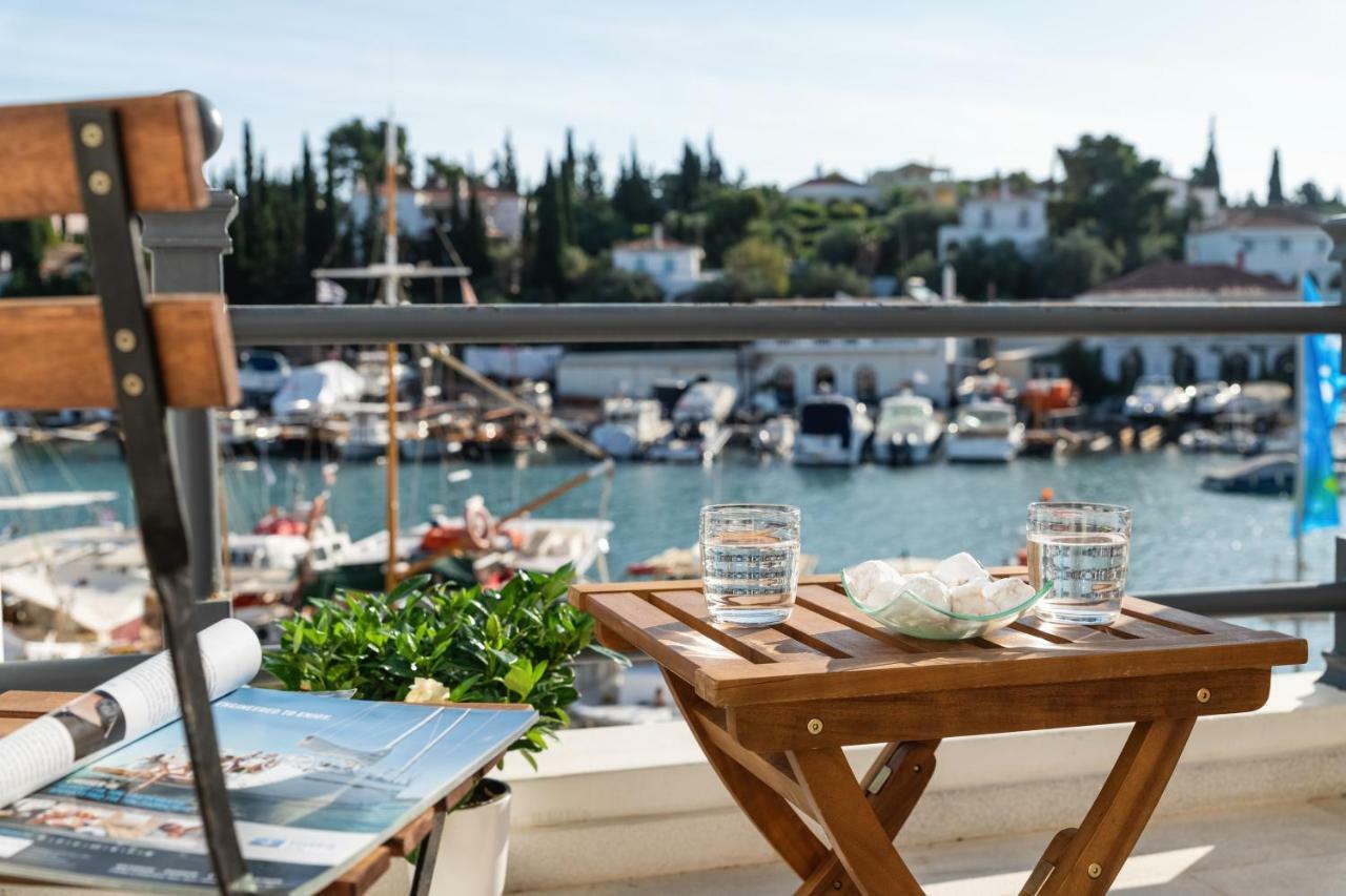 Porto Vecchio Luxury Suites Spétses Dış mekan fotoğraf