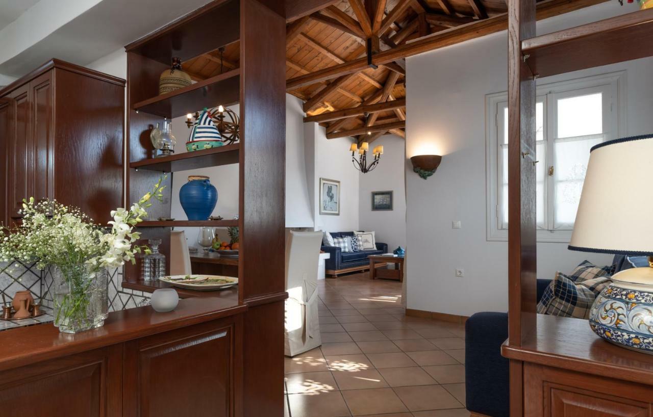 Porto Vecchio Luxury Suites Spétses Dış mekan fotoğraf