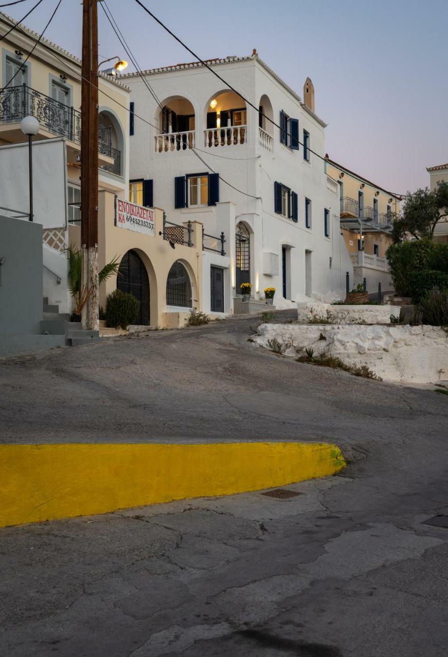 Porto Vecchio Luxury Suites Spétses Dış mekan fotoğraf