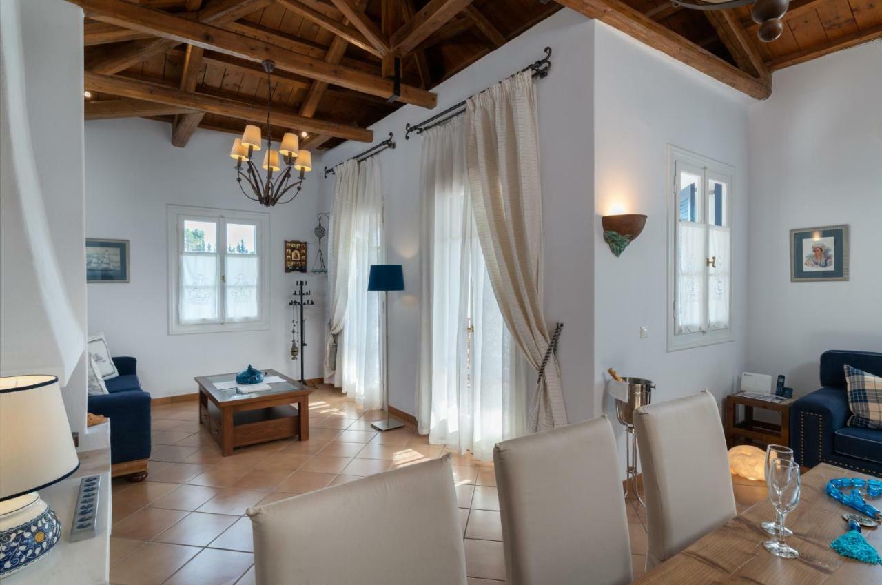 Porto Vecchio Luxury Suites Spétses Dış mekan fotoğraf