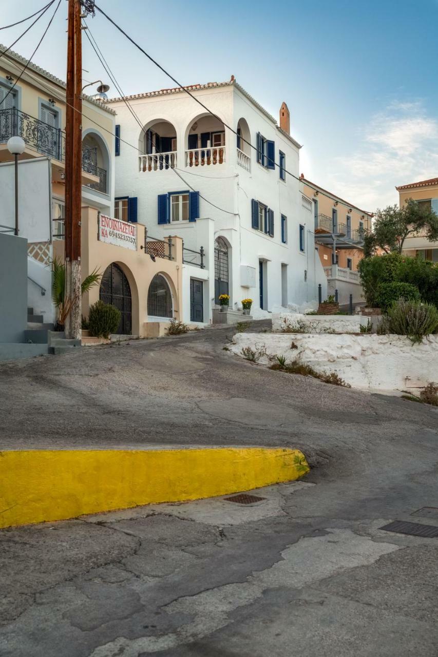 Porto Vecchio Luxury Suites Spétses Dış mekan fotoğraf