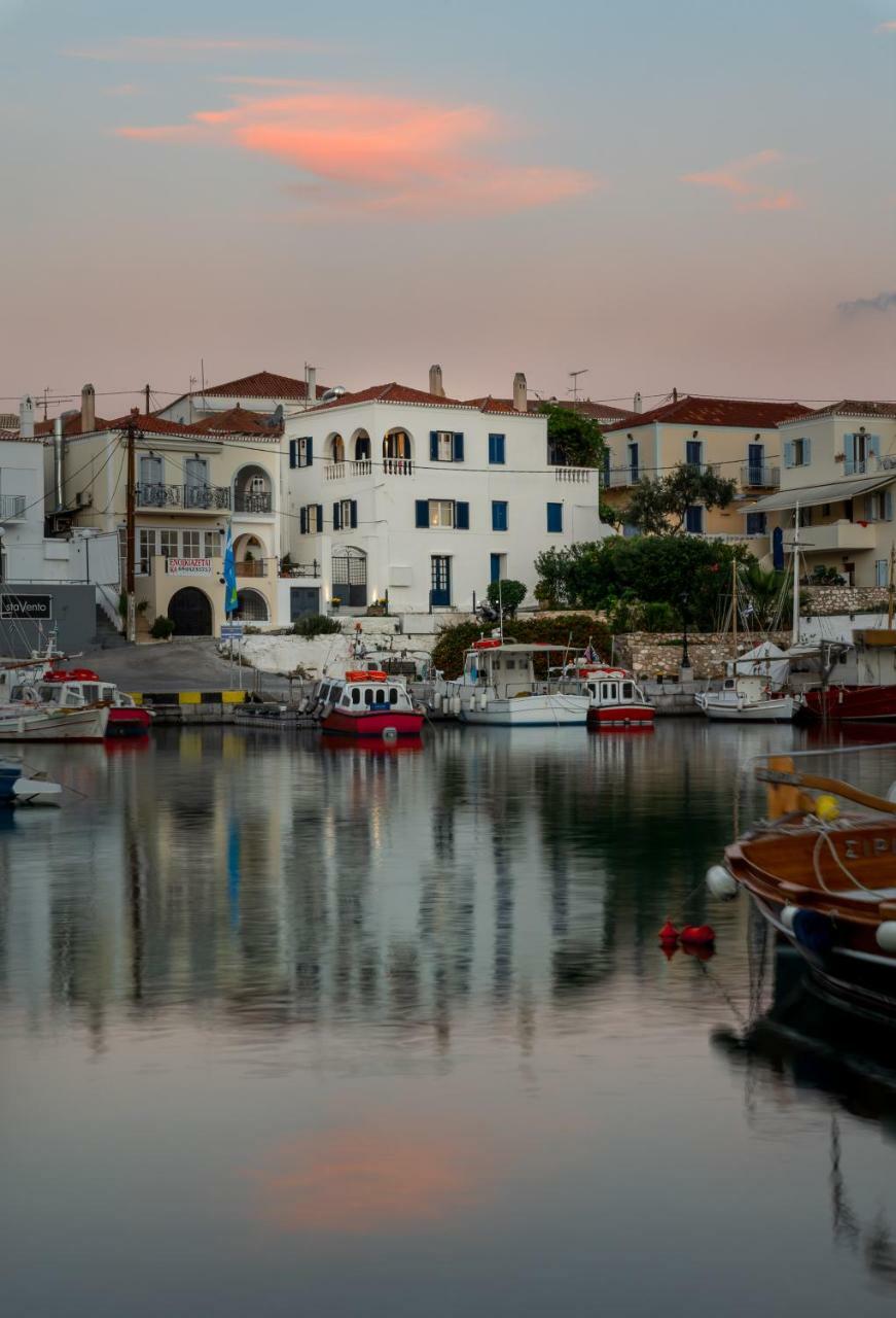 Porto Vecchio Luxury Suites Spétses Dış mekan fotoğraf